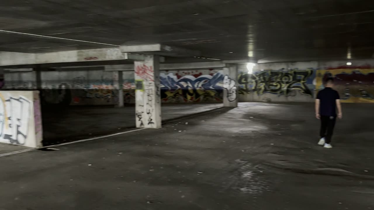 混凝土地基中部（室内视角）
